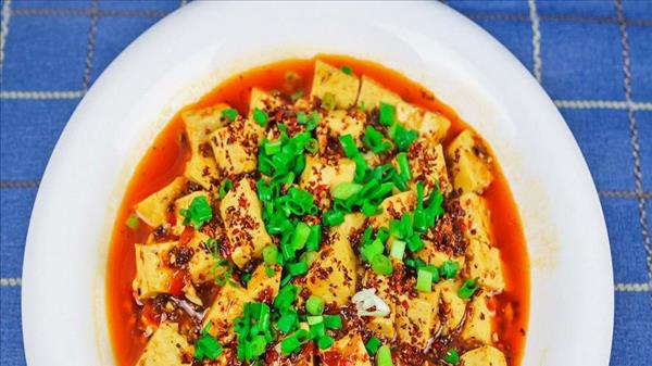 麻婆豆腐的做法最正宗的做法视频(延申：麻婆豆腐的家常做法全视频)